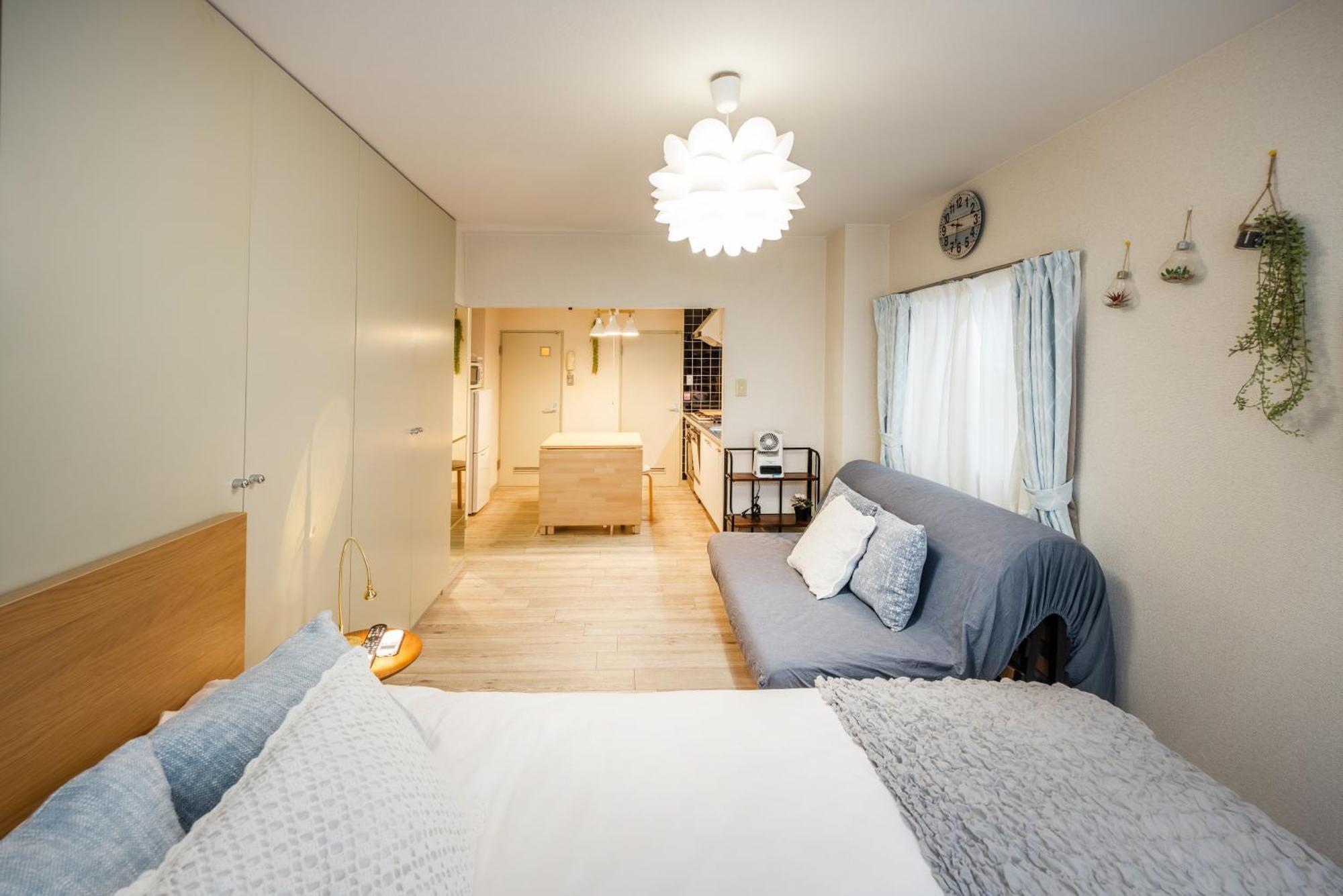 駅から徒歩3分新宿区 最大4名 無料wifi 32平米で広いお部屋 Apartment Präfektur Tokio